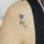 어깨 뒤 파란색 장미^^#tattoo#tattooist#타투#꽃타투#꽃#파란장미#flowertattoo#flower