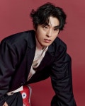 오~ 구교환 red 컨버스 예쁘다 무신사 오~ 구교환 red 컨버스 예쁘다 무신사 | 스튜디오 인물사진, 연예인, 배우