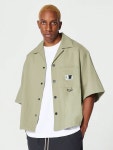 전면 포켓이 있는 박스피트 셔츠 Boxy Fit Shirt With Front Pocket in 2024 | Männer outfit, Männer hemden, Fitness oberteile