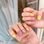 네일플루브아 on Instagram: “#네일플루브아#옐로썸머네일 작년 여름 인기 디자인💛 ⠀ ✔️지난... 