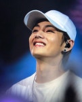 Gambar BTS oleh 미경 박 | Konser, Selebritas, Suami