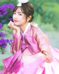 신용화 | . . . 어제 하은님 촬영 두개로 쪼개서 올릴까 하다가 다 같이.. 바람 불고 사람 많고 송진가루 날리고 제법 더워지고... 