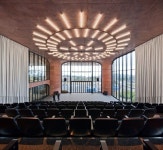 현대건축콜렉션(3) 다음 ‘스페이스닷원’ 멀티홀(대강당) | Architect, House styles, Hall interior