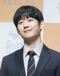 앞머리 내리더니 소년미 넘치는 비주얼로 ‘멍뭉미’ 뽐낸 ‘31살’ 정해인