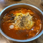 괜찮아요 주세요 #소머리국밥 #갈비탕 다 나오구 난 기둘해야지 했는데 혼자만 못먹으면 안되자나 그럼서 급하게 먼저 했다며 내어주... 