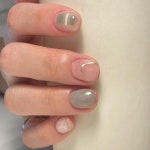 Pin page 네일무이 NAILMOOi _ 상표출원완료 | #낙원_무이 #제비_무이 양 손 다르게 반반네일로 .. ♥ 이번 어텀무이는 어떤 아트를... 