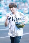 [정국] 최근 사진으로 보는 어른남자미 돋는 방탄소년단 #정국 #시구 | 방탄소년단