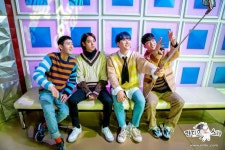 [황금어장-라디오스타] 포토현장 스케치 [황금어장-라디오스타] 포토현장 스케치 in 2024 | Style, Fashion, Seventeen