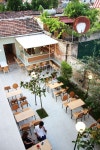 Destil Hostel Albania | 마당 디자인, 인테리어, 집 인테리어 디자인