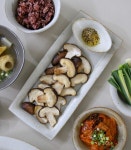 님: “⠀⠀ ⠀⠀ 마트에서 풋마늘 보자마자 냉큼 집어왔지요 저흰 풋마늘 마늘쫑 나오면 생으로 먹어요ㅋㅋ 송화버섯도 겨우 다 먹곤 다시... 