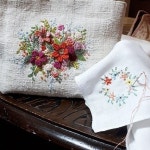 프랑스자수mimi #자수소품 #일산프랑스자수공방 #Embroidery#stitch... 촉촉하고 차분한 휴일 ..바늘끝이 부드럽다~🌸☘💐 | 자수 디자인... 
