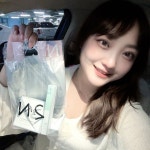 Pin page #협찬 @2an_official 아이린 넘모 예뻐요 🥰 목동 더현대에서 2aN 팝업이 열리고 있는데, 이번에 현대백화점 대표 클린 & 웰니스 뷰티... 
