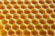 Is Honey Healthy? Heres What Experts Say | Healthy honey, Honey benefits, Healthy