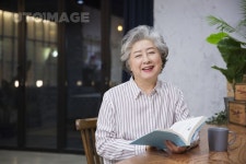 유토이미지 | 해피시니어 317