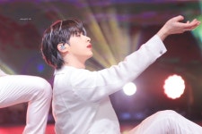 원어스 Pin en Xion