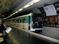 Ligne 11 télégraphe en 2023 | Metro paris, Ligne 11, Arrondissement