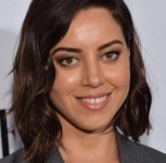 Pin page Aubrey Plaza | 오브리 플라자