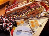 Dessertbuffet für Naschkatzen mit süßen Köstlichkeiten :) http://www.pulverer.at/kulinarik-kaernten.de.htm | 타르트