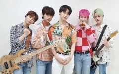 엔플라잉 (N.Flying) on Twitter: [📸] 200614 @ 인기가요 엔플라잉의 사랑을 담아 엔피아의 행복을 가득 채울거야❤ #NFlying... 