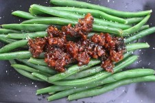 Steamed Green Beans with Bacon Jam are OMG delicious! | Green beans, Bacon jam, Green bean recipes