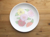 Instagram의 그림하나님: “👩🎨🌼 백일홍 접시 #도자기핸드페인팅 #도자기 #초벌기 #소성전 #핸드페인팅 #접시 #그림하나도자기”