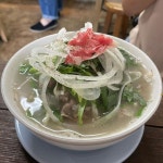 Instagram의 @shalala_sso님: “소문난식당 가기로했 어제과음했 아침에 일어나니 맘이 바뀌었 본능대로 기어갔 이거지 행복하다... 