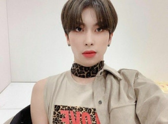 업텐션 이동열  | Perfect 10, Fashion, Choker necklace