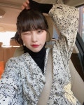 소윤 on Instagram: “이 때 메이크업 너무 마음에 들었었는데 어떻게 했는지 기억이 안 나네🤤🍓..”