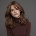 Instagram 上的 청담동미용실 차홍아르더 본점 한상아 레이어드컷 c컬：「 #겨울헤어룩 #미디움 #빌드펌 디자인 입니다 가슴선 위로 올라가는... 