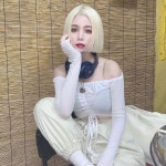 Pin page 6,716 Likes, 34 Comments - ᵂᴬᴺᴺᴬᴮᴱ🕊 (@som1ove) on Instagram: “플래시 견디어 📸 #자갈마당할매... 