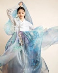 Derek Lee Studio 데릭리스튜디오 on Instagram: 한복프로필 Derek Lee @derek_photographer W한복 @wm_designer 한복촬영... 