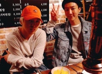 얼마전 저희보다 한 발 앞서 카메라를 지르신(!) 행님께서 보내오신 회식사진 소문내 봅니다 #별걸다잘해 #소주황색모자대장 #띵호와차장님... 