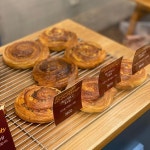 노랑맛집 | [ 에뚜왈 ] ⭐️⭐️⭐️⭐️.5 . 가로수길을 걷다가 너무... 이름인 에뚜왈은 불어로 ‘별’이라는 뜻인데요 정말 별처럼 작고... 