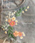 Pin de 은옥 이 em 자수 | Bordado em jeans, Costura a mão, Roupas artesanais