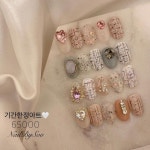 Pin page 홍대네일 네일바이수 on Instagram: “NailBySoo #네일바이수 기간한정아트🤍 65000(vat별도) 할인 이벤트 ~10/9(토)까지...