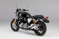 New CB1100RS tends to the sportier edge of Honda retro roadsters | Honda cb, Honda cb1100, Classic motorcycles