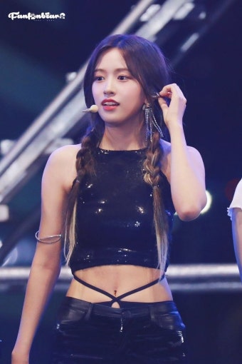 Pin on 안유진