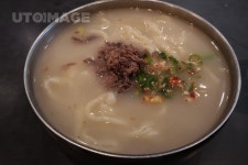 유토이미지 | 전통 한식 사골 칼국수 전통 한식 사골 칼국수  Yanggiri, 사진, 전통, 한식, 사골, 육수, 칼국수, 국물, 면요리, 식사... 