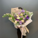 FRENCH FLOWER SHOP LA REVE 라레브 on Instagram: “꽃을 디자인하다. THE FRENCH FLOWERSHOP LA REVE . 보라계열의... 