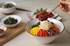 맛있게 잘 담근 고추장 한 큰술. . www.kwonfood.com . #소담정찬#권영원#권영원향토음식#황기고추장#고추장#… | Korean food, Ethnic recipes, Food