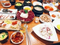 대구 수성구 들안길에 위치한 소고기구이송학구이/생고기맛집/육회/대창/양지머리/Beef grilled at the mouth of Suseong... 
