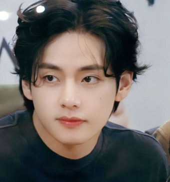 BTS에 있는 IICHLIWP님의 핀 | 김태형, 군대, 귀엽다