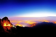 Pin page 약사암을 품은 기암절벽과 경승지의 보고, 경북 구미 금오산