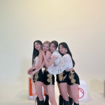 ♡ IRRIS [아이리스] | Performance outfit, Kpop girls, Album cover design