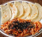 비빔만두 수미네반찬 레시피로 맛있게 만드는법 야식 메뉴로 손님초대요리로 강력 추천! 비빔만두 수미네반찬 레시피로 맛있게... 