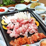 원조구들돌삼겹살-강원 속초시 조양동 지역맛집 | 음식 잡지, 식품 아이디어, 돼지고기 요리