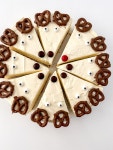 Festive Reindeer No-Bake Cheesecake Festive Reindeer No-Bake Cheesecake | 요리법
