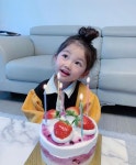 케이크 좋아해서 매일이 생일인 사장님🎂 열심히 먹길래 돌려보니 빵만 파먹음... 