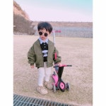 예은영 @youngwoungsua - 저번에 벚꽃보러가서 찍은 사진 오늘도벚꽃보...Yooying | Baby couture, Cute baby clothes, Baby strollers
