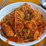 아구찜 원조임을 인정하는 지정패가 걸려있다. ✔️마산 #진짜초가집 ✔️생아구찜 30,000 ✔️경남 창원시 마산합포구 오동남3길 8-2 ✔️주차... 